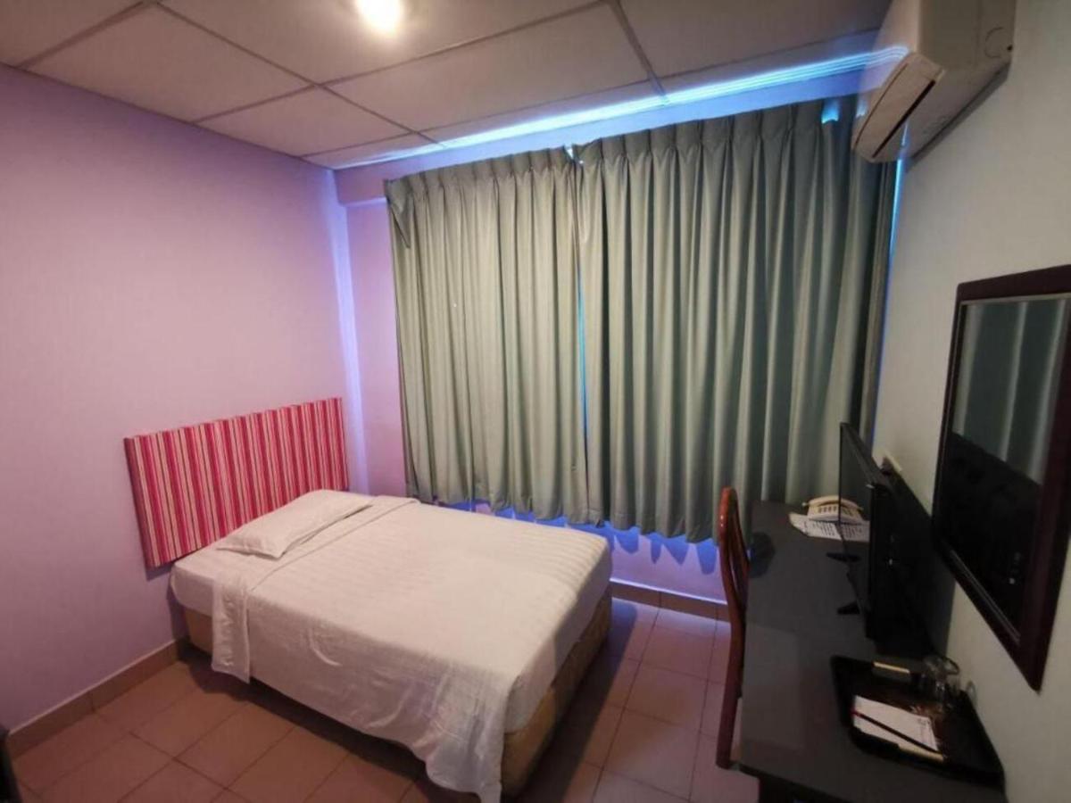 Century Hotel Inanam Kota Kinabalu Exterior photo